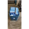 Image 1 : TOTE OF SINGLE USE SURGICAL MASKS