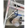 Image 3 : BUNDLE OF GARDEN TOOLS