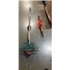 Image 1 : 2 RAKES, 1 SHOVEL AND 1 EDGER