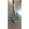 Image 3 : 2 RAKES, 1 SHOVEL AND 1 EDGER