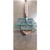 Image 4 : 2 RAKES, 1 SHOVEL AND 1 EDGER