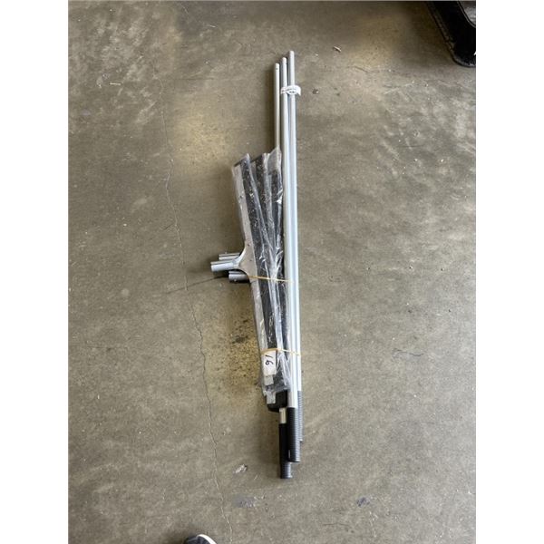 NEW 3 COMMERCIAL GRADE SQUEEZE 52" HANDLE WITH 28" BLADE RETAIL $99