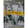 Image 3 : 2 NEW ROBES AND 3 NEW PILLOW PROTECTORS, ASSORTED SIZING FOR ALL