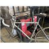 Image 4 : VINTAGE APOLLO ROAD BIKE