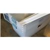 Image 3 : 4 LARGE PLASTIC TOTES WITH 3 LIDS