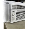 Image 2 : 5000 BTU WINDOW UNIT A/C