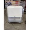 Image 2 : TORK HAND MATIC TOWEL DISPENSER - WHITE