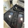 Image 5 : SAMSUNG 30 INCH CONVECTION RANGE, TOP IS CRACKED BUT UNIT WORKS