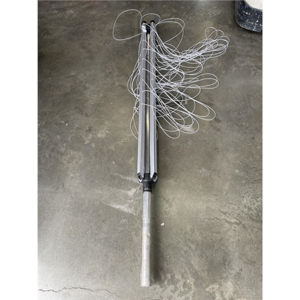 SINGLE POST OUTDOOR LAUNDRY RACK/CLOSE LINE