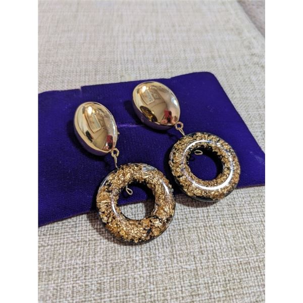 PAIR OF GOLD FLAKES DANGLE CLIP ON EARRINGS