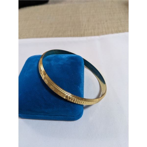 VINTAGE GOLD TONE BANGLE