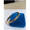 Image 2 : VINTAGE GOLD TONE BANGLE