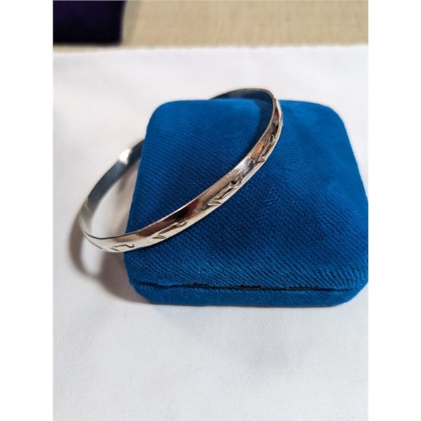 STERLING SILVER NATIVE AMERICAN BANGLE