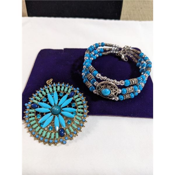 VINTAGE TRIPLE STRAND BRACELET AND PENDANT