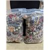 Image 2 : 2 SMALL BAGS OF JEWELRY PARTS AND MORE