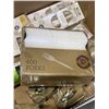 Image 4 : 3 PACKS OF 400 PLASTIC FORKS, 3 CANVAS WEB MILITARY STYLE BELTS, LIQUITEX ACRYLIC MEDIUMS, 5 KNITPRO