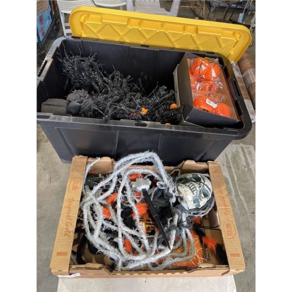 BOX OF HALLOWEEN DECOR