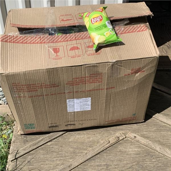 BOX OF LAYS CHIPS AMERICAN STYLE CREAM AND ONION 130 BAGS BB 08/2026