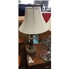 Image 3 : 2 TABLE LAMPS AND KEURIG POD HOLDER