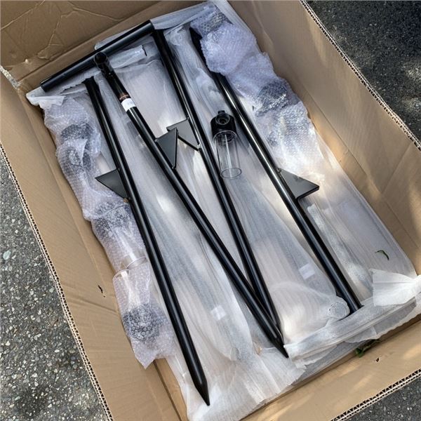 BOX OF 8 NEW DEEP ROOT WATERING STAKES WITH FERTILIZER BOTTLE RETAIL $350