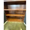 Image 2 : DISPLAY SHELF WITH 2 DOORS