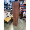 Image 4 : DISPLAY SHELF WITH 2 DOORS