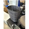 Image 5 : LARGE HAMPER AND WICKER BASKET
