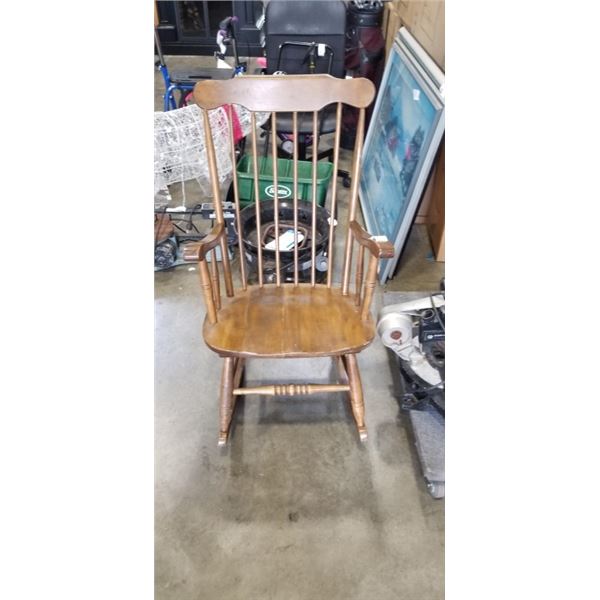 VINTAGE ROCKING CHAIR