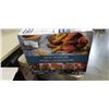 Image 4 : BLACK AND DECKER 6 SLICE AIR FRYER TOASTER OVEN - TESTED WORKING, RETAIL $119
