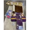 Image 1 : BATHROOM RACK, CAT TOYS AND SCRATCHER ETC