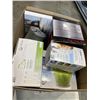 Image 1 : LARGE LOT OF ASSORTED HOUSEHOLD ITEMS