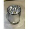Image 4 : 2 CRATES COMMERCIAL CANDLE AND TEALIGHT HOLDERS