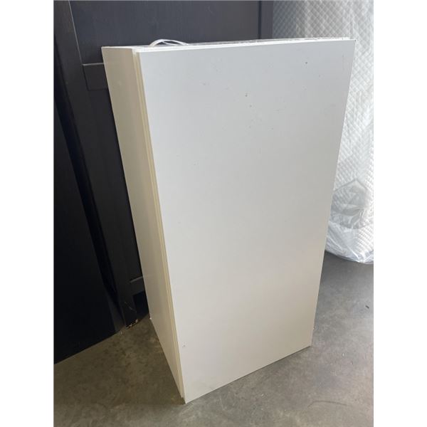 WHITE SINGLE DOOR CUPBOARD