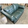 Image 3 : GREEN LEATHER LOVE SEAT