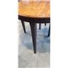 Image 6 : ROUND DINETTE TABLE AND 2 CHAIRS