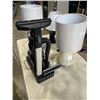 Image 1 : 3 SMALL TABLE LAMPS AND PORTABLE VACUUM