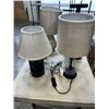 Image 3 : 3 SMALL TABLE LAMPS AND PORTABLE VACUUM