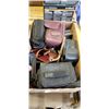 Image 3 : 2 BOXES VINTAGE OF CAMERA  ACCESORIES AND BAGS