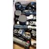 Image 2 : BOX OF VINTAGE FILM CAMERAS
