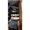 Image 3 : BOX OF VINTAGE FILM CAMERAS