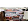 Image 2 : BLACK AND DECKER 4-SLICE AIR FRY TOASTER OVEN - TESTED WORKING, RETAIL $179