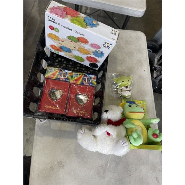 LOT OF KIDS TOYS : GEARS PUZZLES, NIGHT LIGHT BEAR, AND SOFT BEAR, STAR TREK YODA