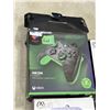 Image 2 : 4 XBOX CONTROLLERS