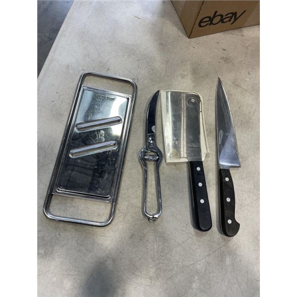 3 HENCKEL KNIVES AND INOX GRATER