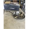 Image 3 : VIDA PADERNO STAINLESS FRY PAN AND POLDER DISH RACK - MISSING SOME PIECES