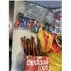 Image 3 : TOTE OF VINTAGE AND NEWER KIDS TOYS