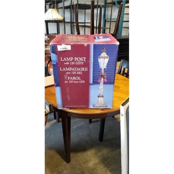 CHRISTMAS LAMP POST WITH 120 LEDS