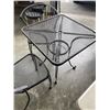 Image 4 : METAL BISTRO TABLE
