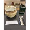 Image 1 : BELLEEK IRELAND VASE AND MADDOCKS ROYAL PORCELAIN LAMBERTON JARDINIERE