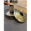 Image 3 : CAST IRON PAN AND ANTIQUE BRASS CAKE POT